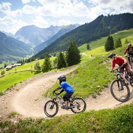 Apartmán Bella Vista - 85 M2 Mit Ueberdachtem Parkplatz Und Aussenstellplatz - Bergblick *