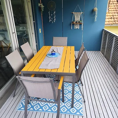 Bella Vista - 85 M2 Mit Ueberdachtem Parkplatz Und Aussenstellplatz - Bergblick Apartmán *