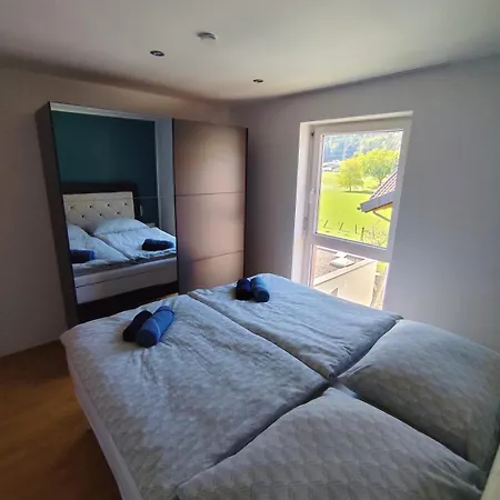 Bella Vista - 85 M2 Mit Ueberdachtem Parkplatz Und Aussenstellplatz - Bergblick Apartmán Bürs