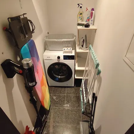 Bella Vista - 85 M2 Mit Ueberdachtem Parkplatz Und Aussenstellplatz - Bergblick Apartmán Bürs